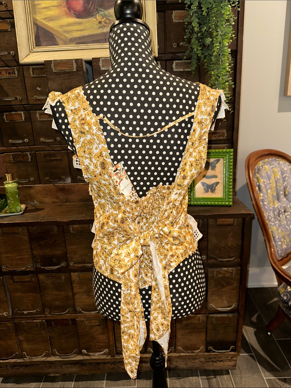 Gimmicks floral ruffle top - Picture 5 of 6